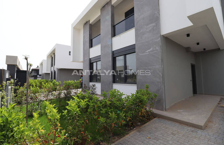 Villas Close to Main Road in Antalya Dosemealti 5