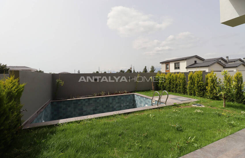 Villas Close to Main Road in Antalya Dosemealti 6