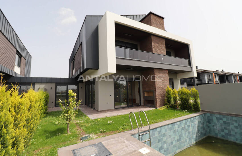 Villas Close to Main Road in Antalya Dosemealti 2