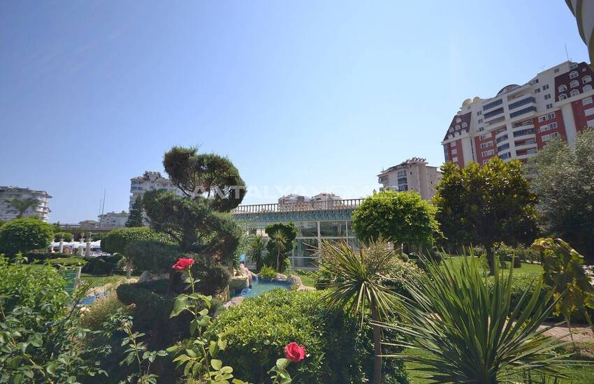 Alanya'da Sosyal Aktiviteler Sunan Havuzlu Sitede Satılık Daire 15