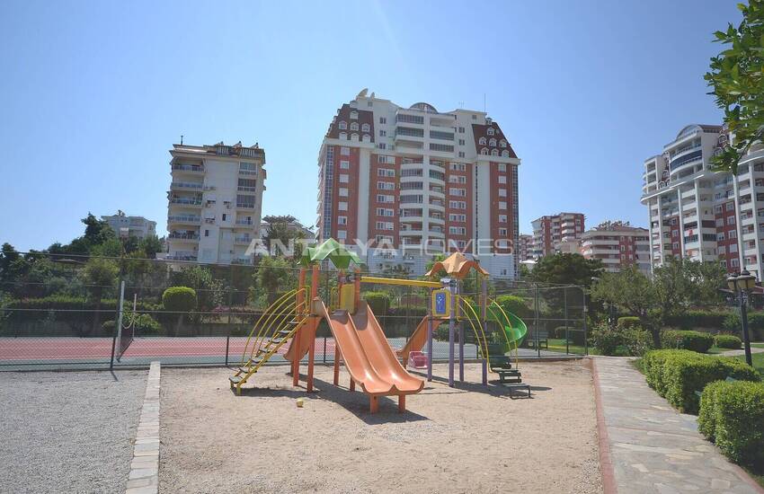 Alanya'da Sosyal Aktiviteler Sunan Havuzlu Sitede Satılık Daire 22