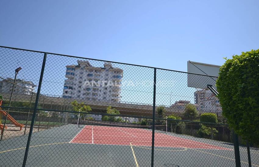 Alanya'da Sosyal Aktiviteler Sunan Havuzlu Sitede Satılık Daire 23