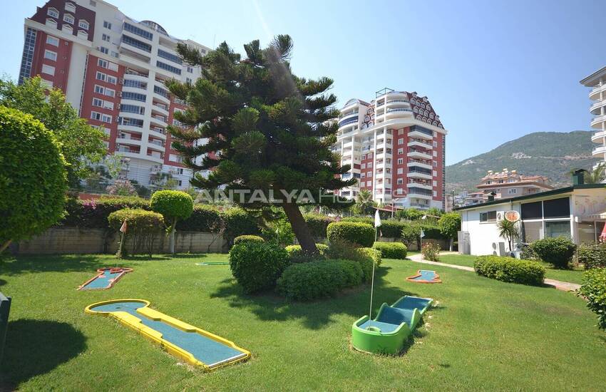 Alanya'da Sosyal Aktiviteler Sunan Havuzlu Sitede Satılık Daire 24