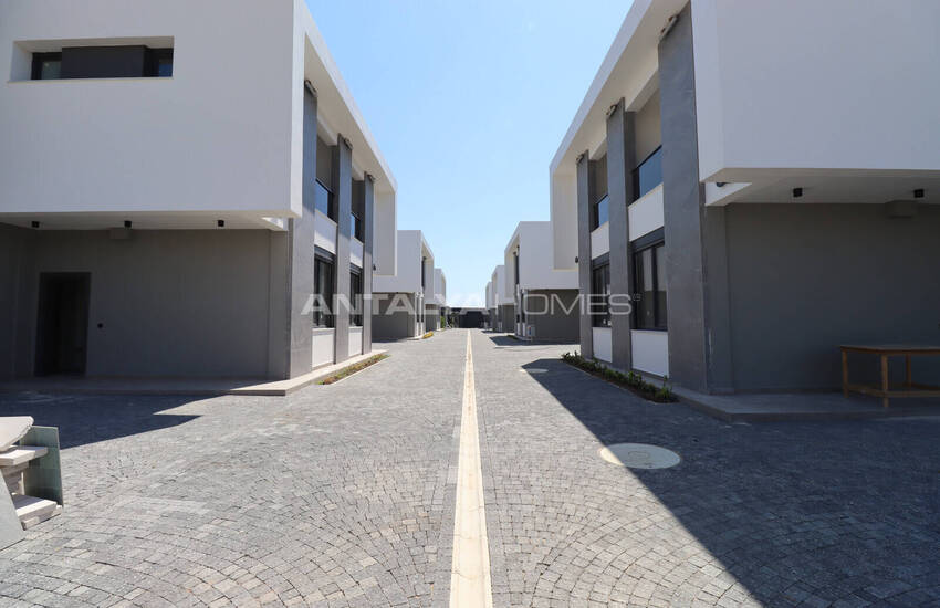 Antalya Döşemealtı'nda Özel Havuzlu Villalar 1