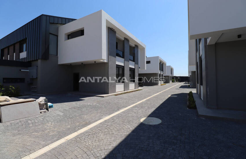 Antalya Döşemealtı'nda Özel Havuzlu Villalar 2