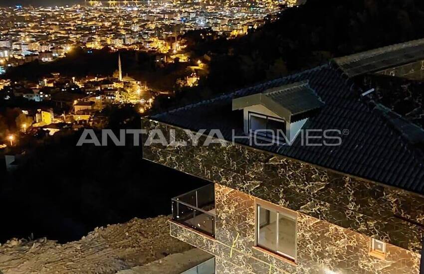 Alanya Tepe'de Kaliteli Yaşam Sunan Satılık Villalar 4
