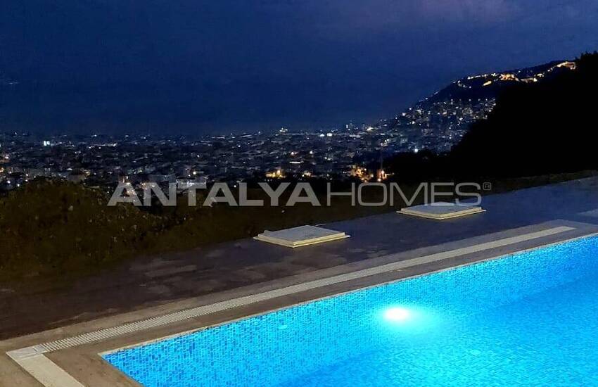 Alanya Tepe'de Kaliteli Yaşam Sunan Satılık Villalar 11