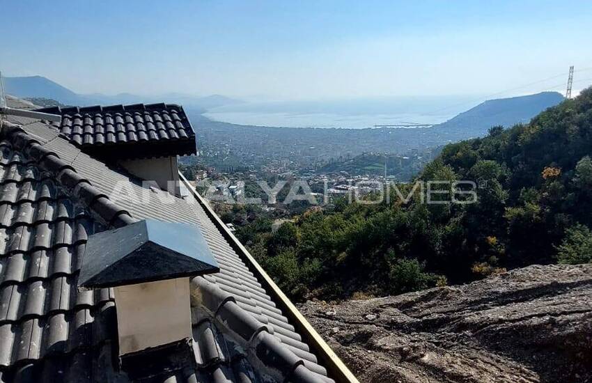 Alanya Tepe'de Kaliteli Yaşam Sunan Satılık Villalar 13