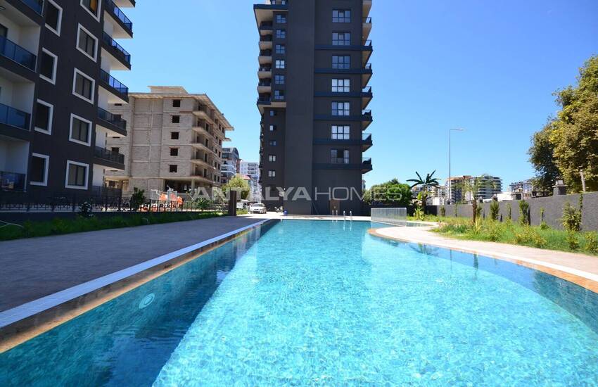 Stylish Real Estate Near the Sea in Alanya Mahmutlar