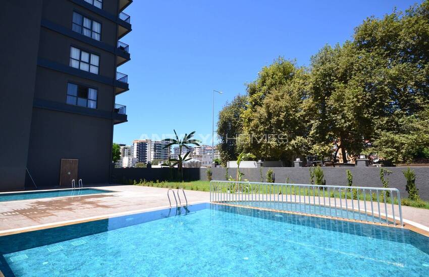 Stylish Real Estate Near the Sea in Alanya Mahmutlar 1