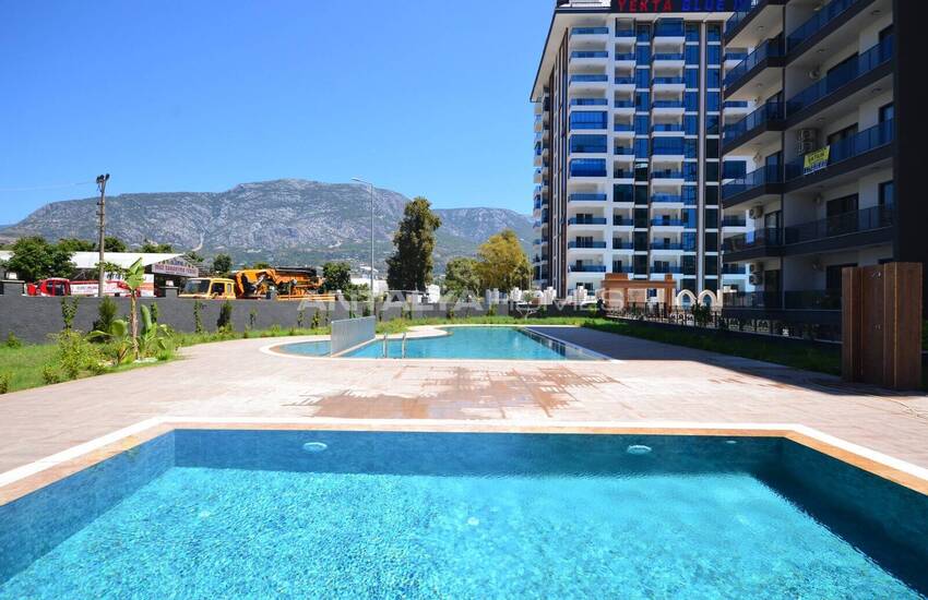 Stylish Real Estate Near the Sea in Alanya Mahmutlar 3