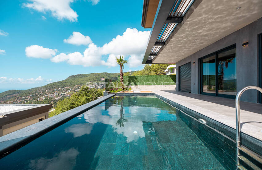 Houses with Private Pools and Gardens in Alanya 3