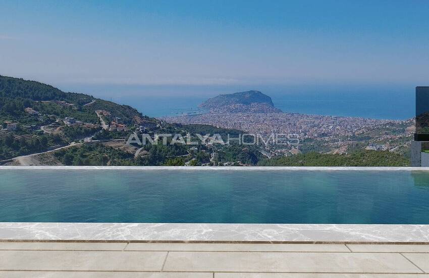 Houses with Private Pools and Gardens in Alanya