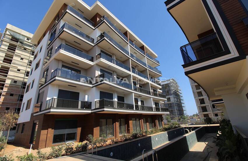 Instapklare Appartementen Met Uitzicht Op Zwembad In Antalya
