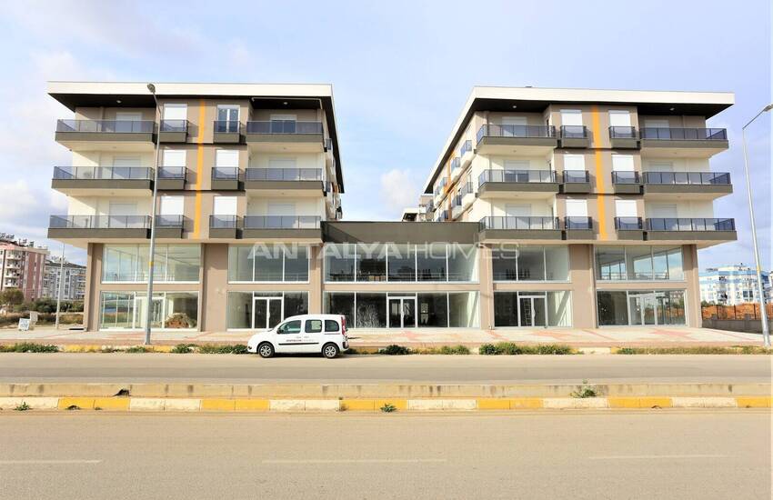 Property with 2 Bedrooms and Spacious Balcony in Antalya Kepez