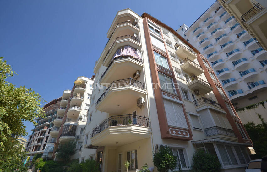 Flat in Ideal Location Near the Sea in Alanya Tosmur 1