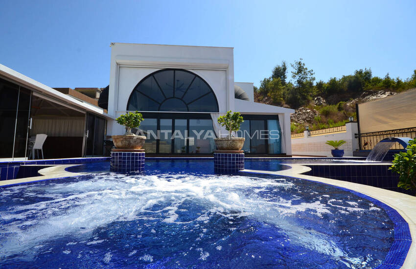 Elegant Villa Med Vinterträdgård I Alanya, Antalya