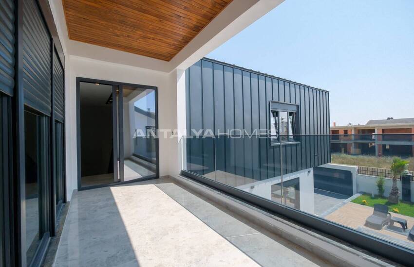 Haus Mit Einzigartigem Design In Strandnähe In Belek Antalya 1