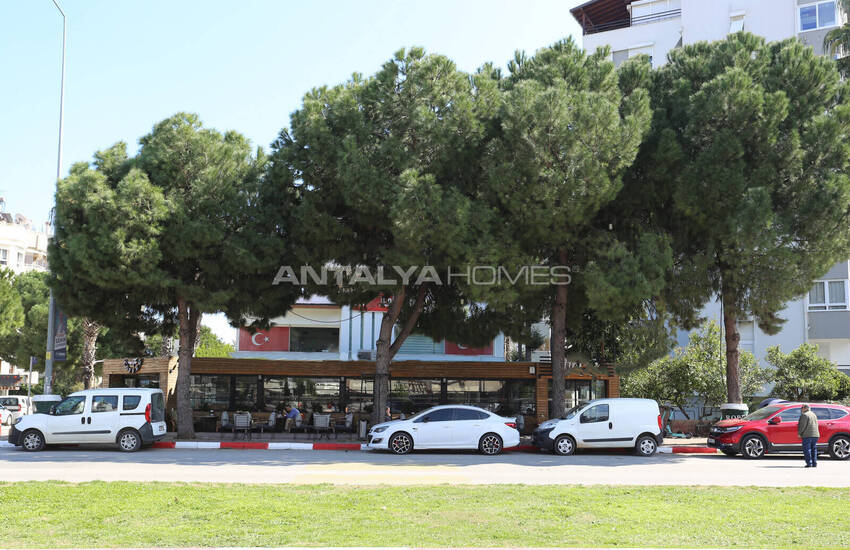 Antalya Konyaaltı'nda Yatırım Potansiyeli Sunan Satılık İş Yeri 1