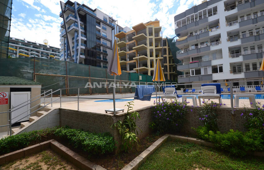 Alanya Mahmutlar'da Denize Sıfır Havuz Manzaralı Eşyalı Daire 10