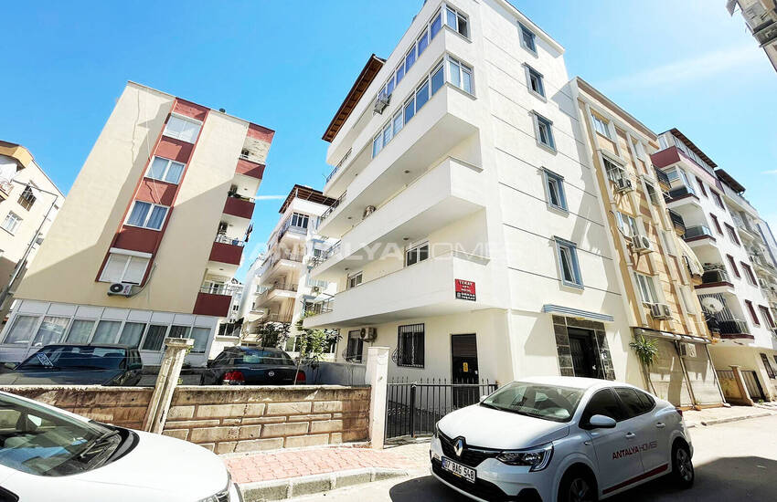 Appartement Bien Entretenu Dans Un Complexe Près Du Tram À Antalya 1