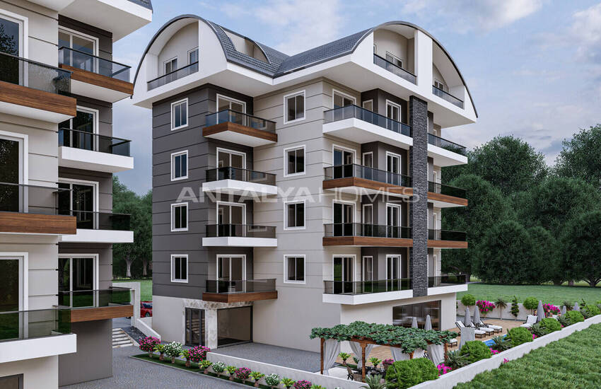 Elegant Real Estate Close to the Sea in the Center of Alanya 1