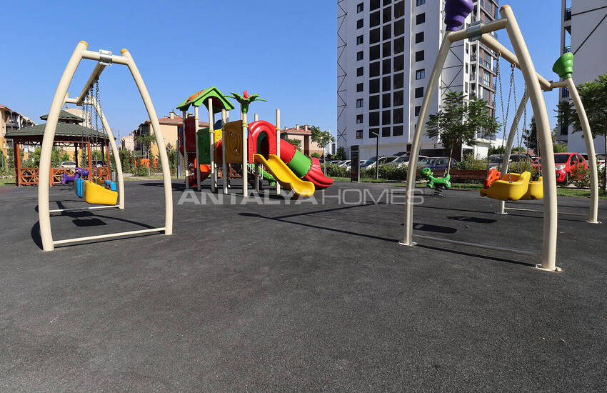 Döşemealtı'nda Rengi Antalya Sitesi'nde Eşyalı 1 Yatak Odalı Daire 3