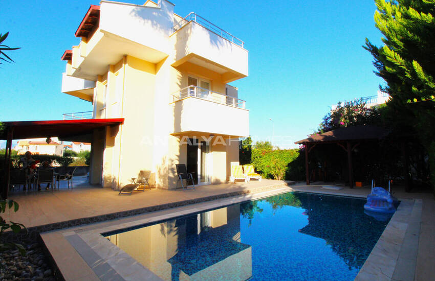 Antalya Kadriye'de İdeal Konumda Eşyalı Villa 3