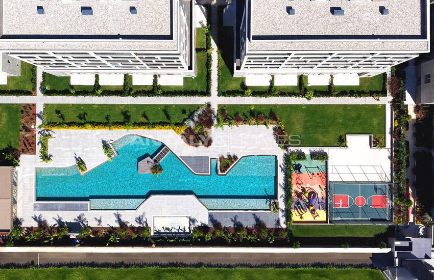 Flats in Complex with Ideal Location Antalya Altintas 3
