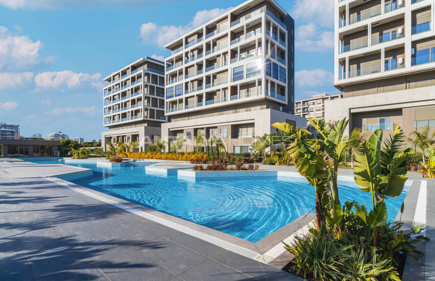 Flats in Complex with Ideal Location Antalya Altintas 2