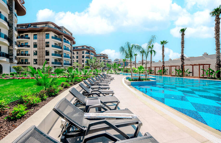 New Build Real Estate in Hotel Concept Complex in Alanya Oba 2