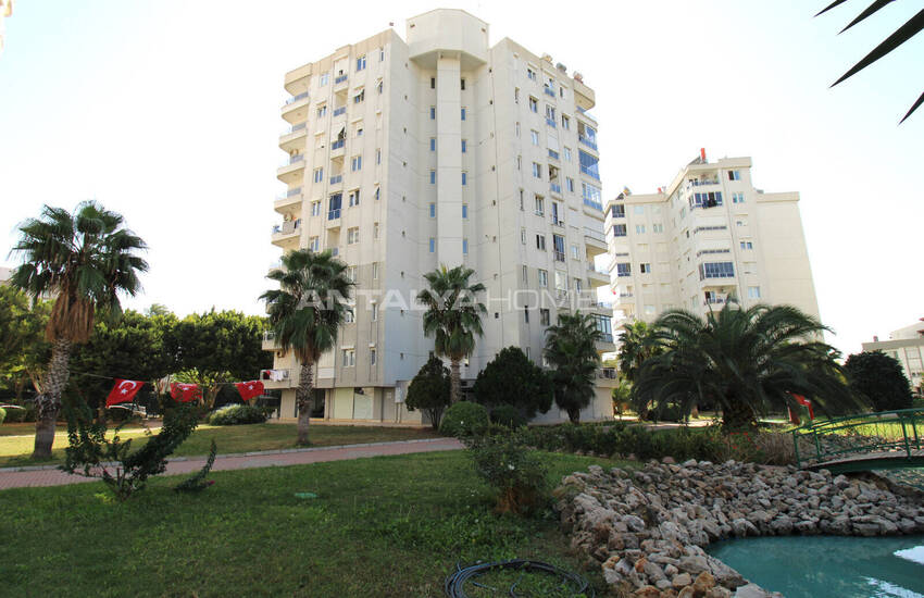 Spacious Apartment in Complex Close to Sea in Antalya Muratpasa 1