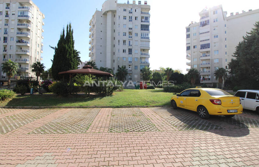 Spacious Apartment in Complex Close to Sea in Antalya Muratpasa 6