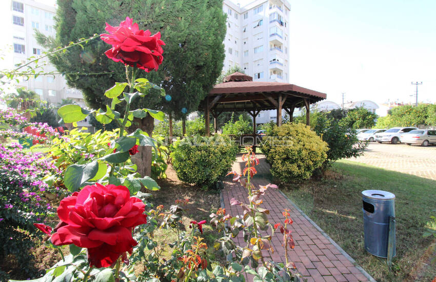 Spacious Apartment in Complex Close to Sea in Antalya Muratpasa 13