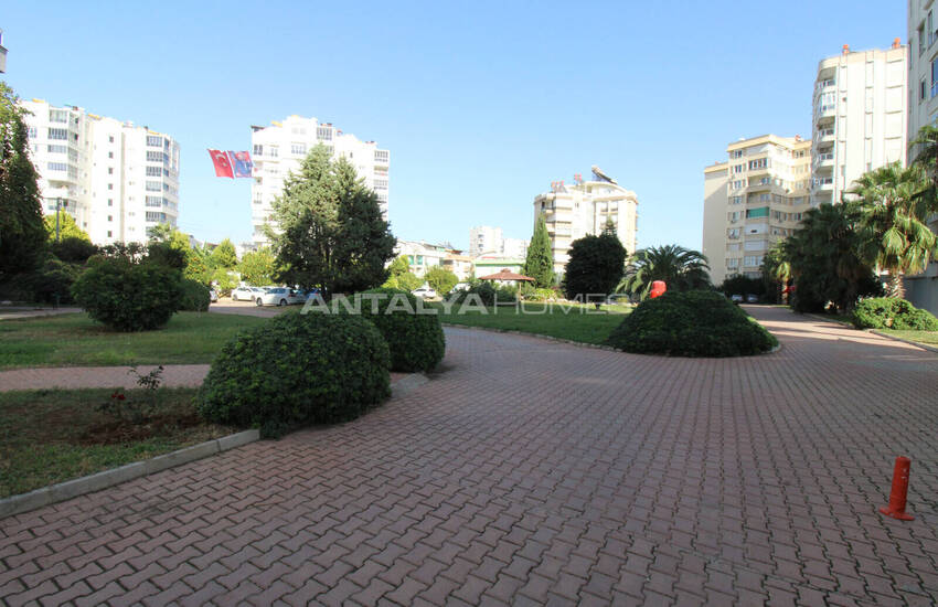 Spacious Apartment in Complex Close to Sea in Antalya Muratpasa 5
