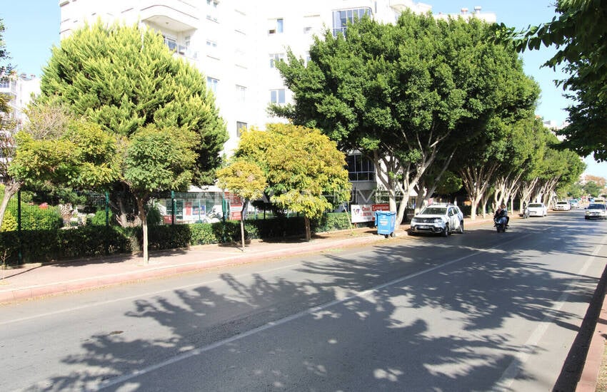 Spacious Apartment in Complex Close to Sea in Antalya Muratpasa 14