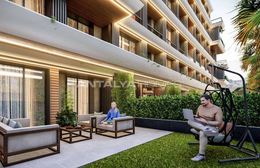 Flats in Project with Communal Pool in Antalya Altintas 3