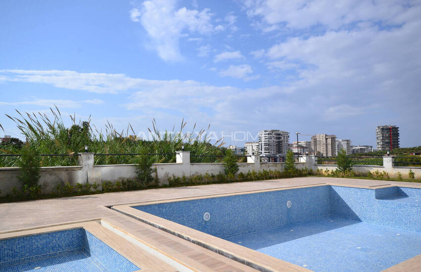 Alanya Mahmutlar'da Deniz Manzaralı ve Eşyalı Dubleks Daire 3