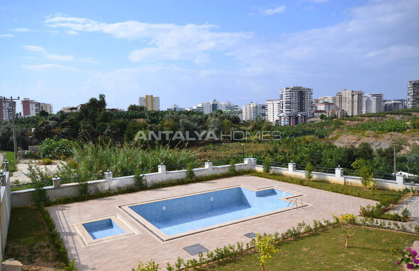 Alanya Mahmutlar'da Deniz Manzaralı ve Eşyalı Dubleks Daire 2