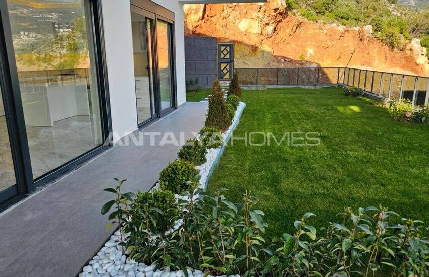 ملک با دید دریا با استخر و باغ خصوصی در آلانیا 5