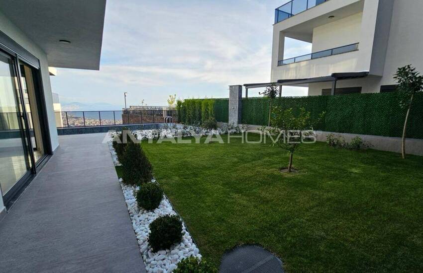 ملک با دید دریا با استخر و باغ خصوصی در آلانیا 2