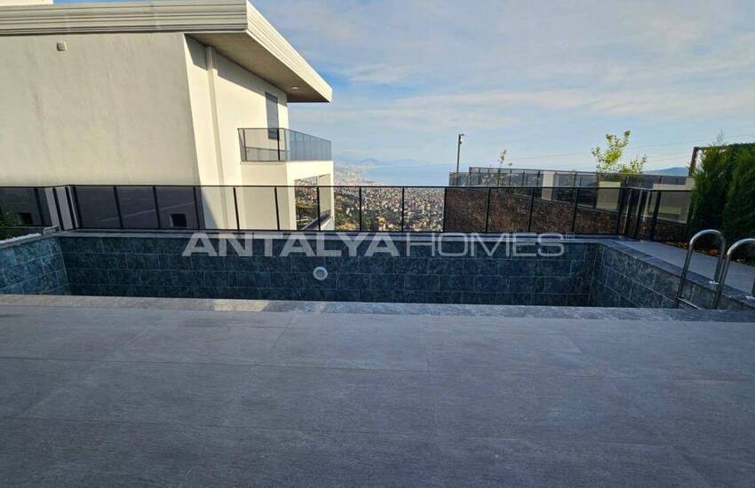 ملک با دید دریا با استخر و باغ خصوصی در آلانیا 6