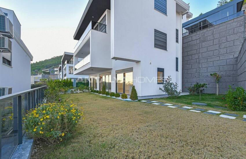 Sea View Property with Private Pool and Garden in Alanya 3