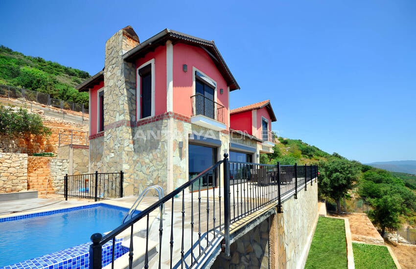 Antalya Kaş'ta 2 Yatak Odalı ve Geniş Tasarımlı Villa 8