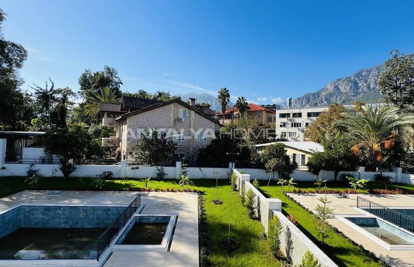 Kemer'in Merkezinde Özel Havuzlu Teraslı Müstakil Villa 2