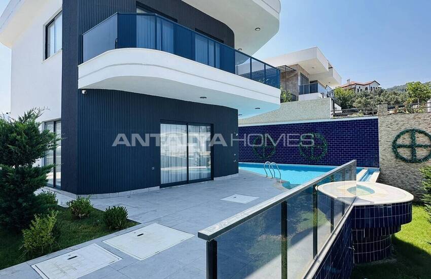 ویلا با دید دریا با استخر و باغ خصوصی در آلانیا کارگیچاک 2