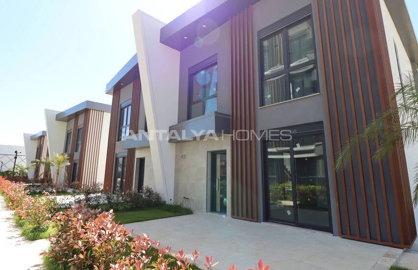 Huizen Met Prive Zwembad Aan De Hoofdweg In Antalya Altıntaş 5