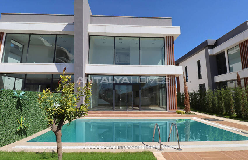 Huizen Met Prive Zwembad Aan De Hoofdweg In Antalya Altıntaş 2