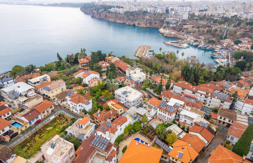 Boutique Hotel with 21 Rooms and Cafe in Old Town in Antalya 2