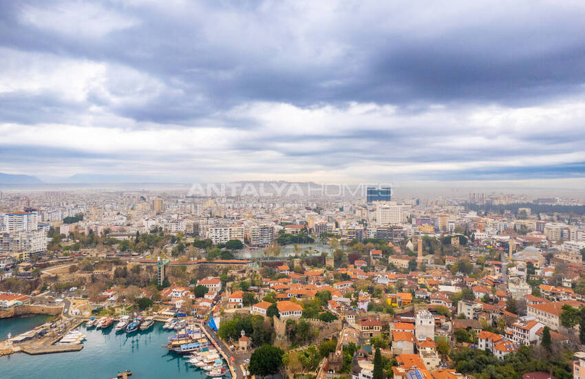 Boutique Hotel with 21 Rooms and Cafe in Old Town in Antalya 4